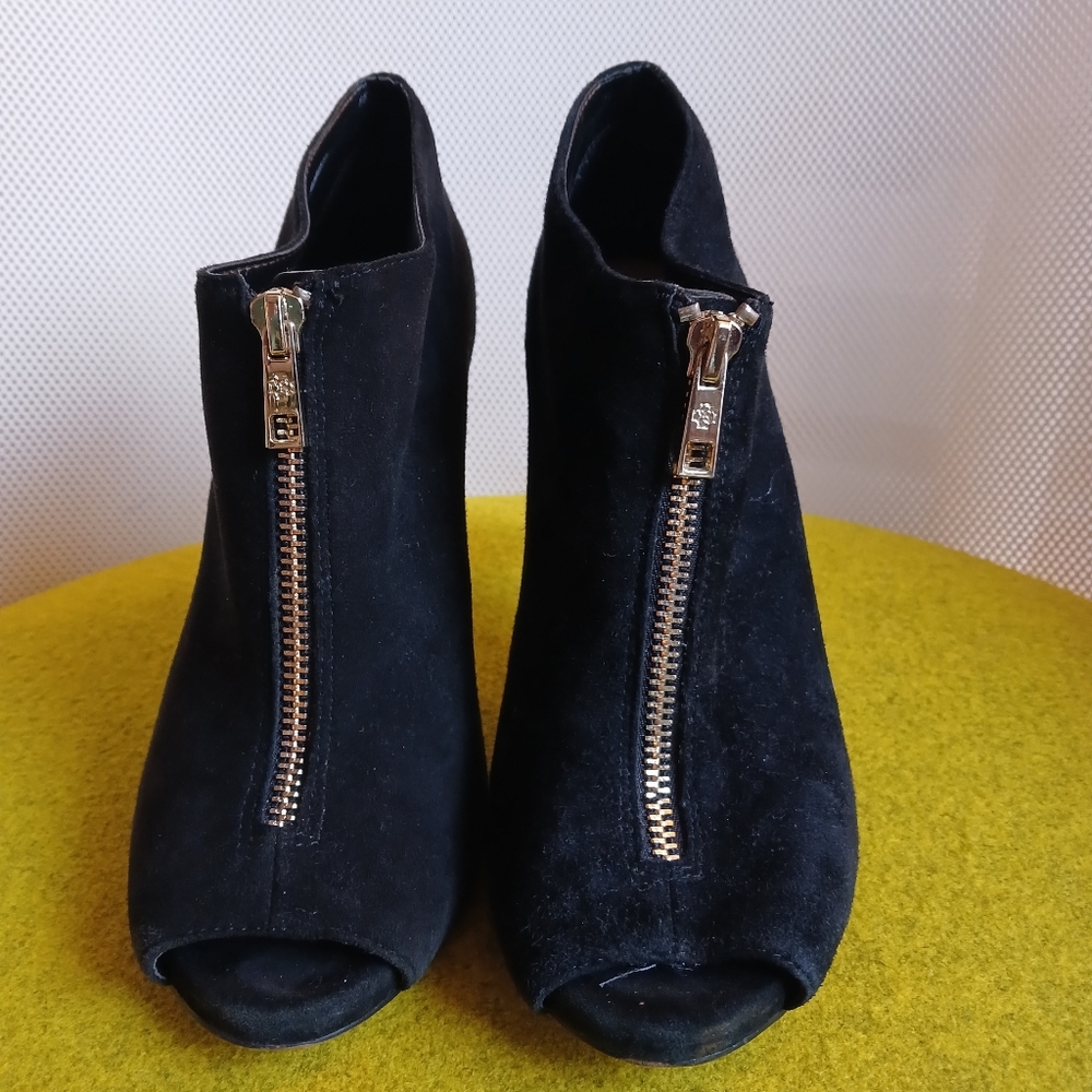 Ann Taylor sz 7.5 Heels